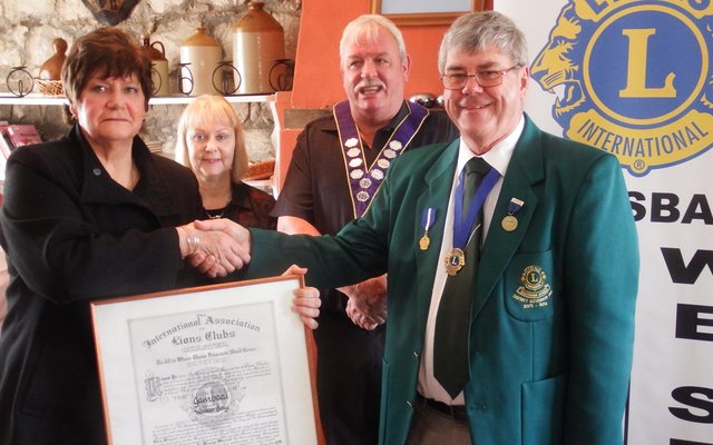 Vlnr is Ina Ogilvie, Sarie en Boats van Staden en James Stigant tydens Ina se inhuldiging as Lion President